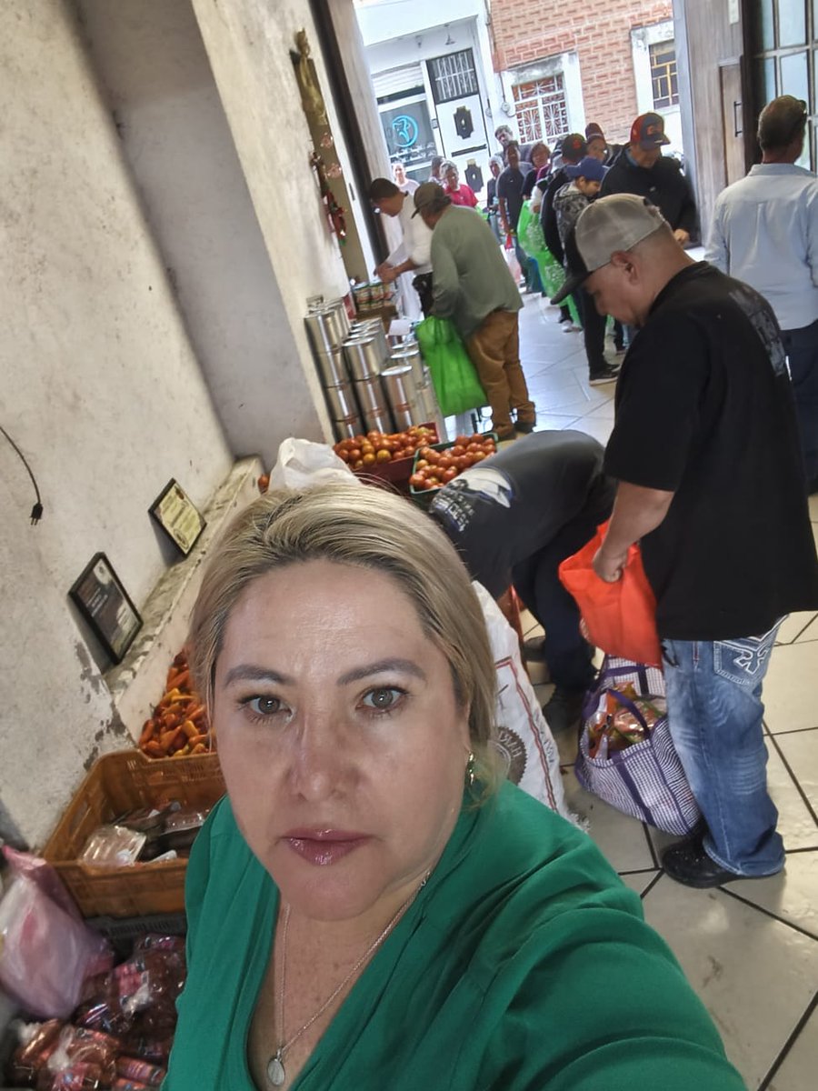 Esther Mandujano tweet media