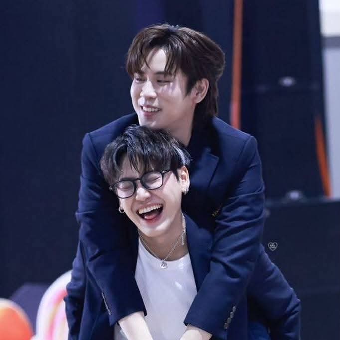 กู๊ดมอร์นิ่ง☕☀️
ขอให้วันนี้มีแต่ความสุขนะค้าบ❤️🩵✨

#BounPrem