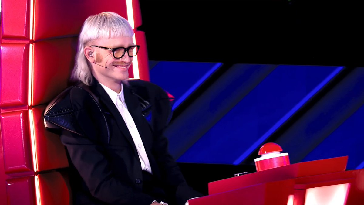 screenshotting the whole episode is a challenge, but it's worth it