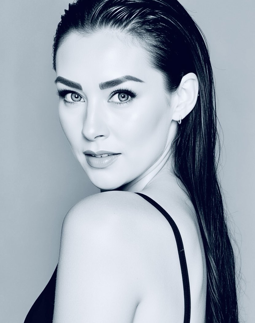 Te comparto mi colaboración semanal
El Poder bajo la Lupa el tema de esta semana es: 

El género no es escudo, es exigencia, señoras diputadas. <a href="/Naysalvatori/">Nay Salvatori</a> 
<a href="/GracePalomares/">Grace Palomares</a> 

open.spotify.com/episode/5qN0jr…

<a href="/article19mxca/">ARTICLE 19 México y Centroamérica</a> 
<a href="/Mecanismo_MX/">Mecanismo de Protección Federal</a> 

Abrazo fuerte para todos ✨💙😘