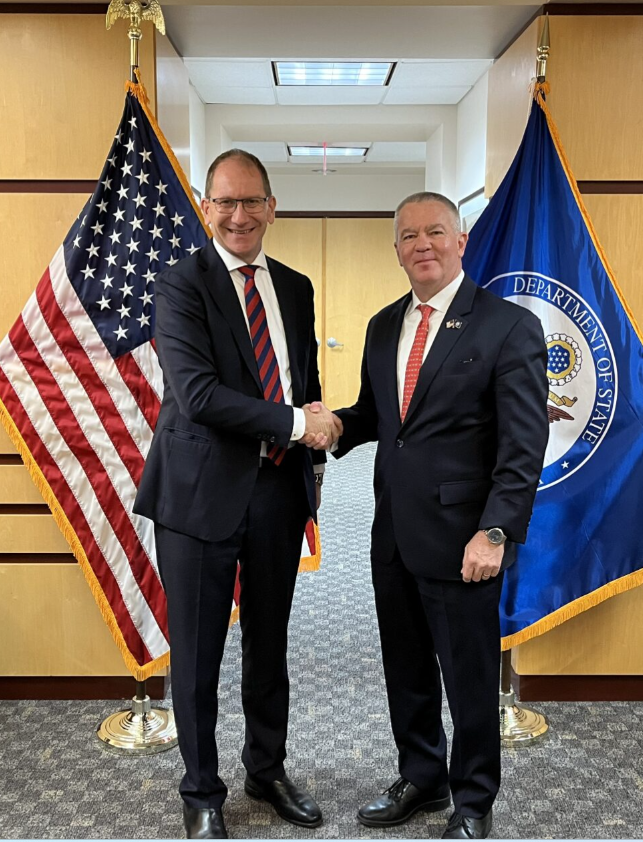 USAsiaPacific's tweet photo. America needs reliable critical minerals partners. @ExportFinanceAU CEO John Hopkins and I are advancing U.S.-Australia cooperation on critical minerals and strategic assistance—strengthening supply chains, economic security, and Indo-Pacific stability. -MGD https://t.co/vx5VPewSbc