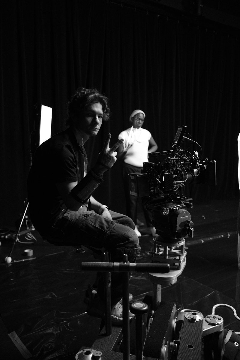 Jridds8's tweet image. Go to film school