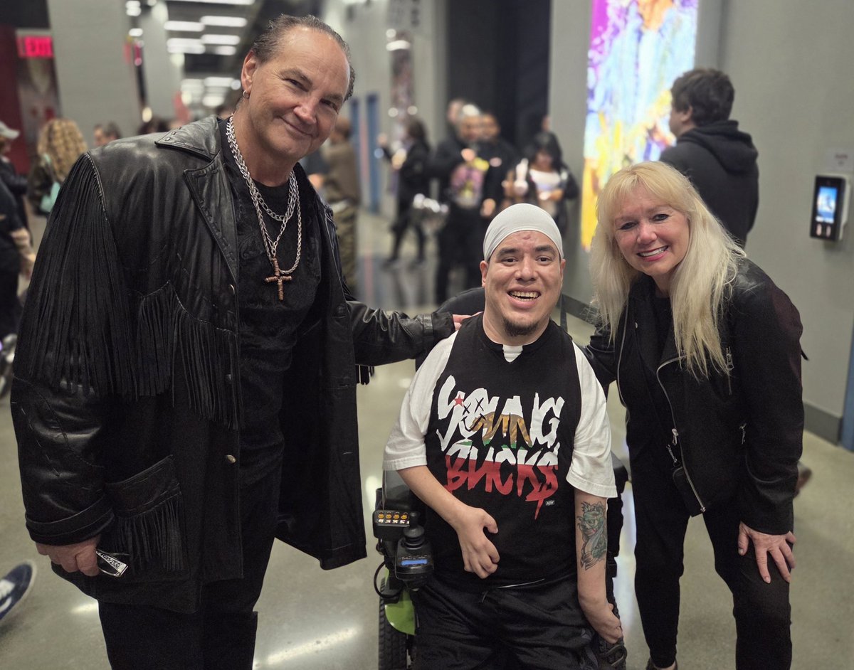 Yooo <a href="/youngbucks/">Matt & Nick Jackson</a> every time I go see ya'll live my view is blocked by people standing up, need help getting tix where I can see ya'll...Could you help out??? #BTEMailbag