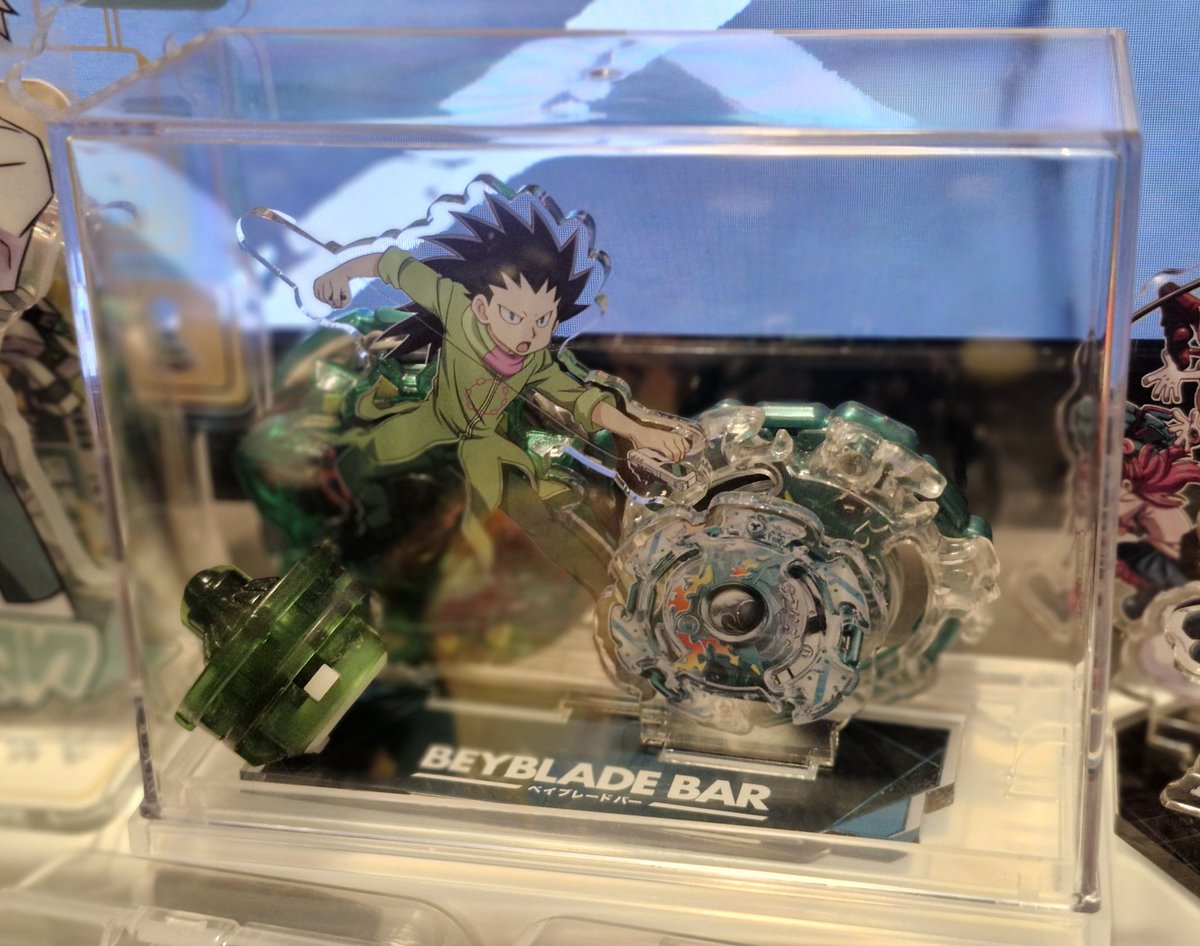 팽이랑 같이 아크릴 케이스에 넣어두니까 디오라마 같고 좋음 ㅎㅎ