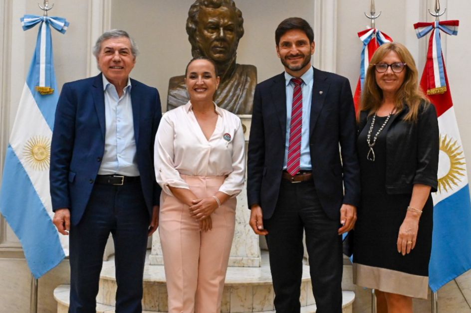 Avanza el Acueducto Santa Fe–Córdoba: Licitaron nuevos tramos de la mega obra que llevan adelante ambas provincias
cbahoy.com.ar/avanza-el-acue…