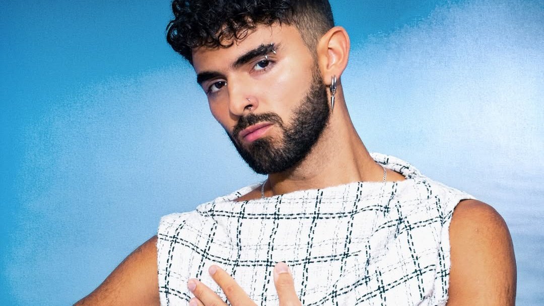 👉🏼👄 Se ponía en pose coqueta jaja
Pero aunque no lo intente todxs caen con esa mirada hipnótica 👁️🤍
#JoaquinBondoni para CRXSS Mag.