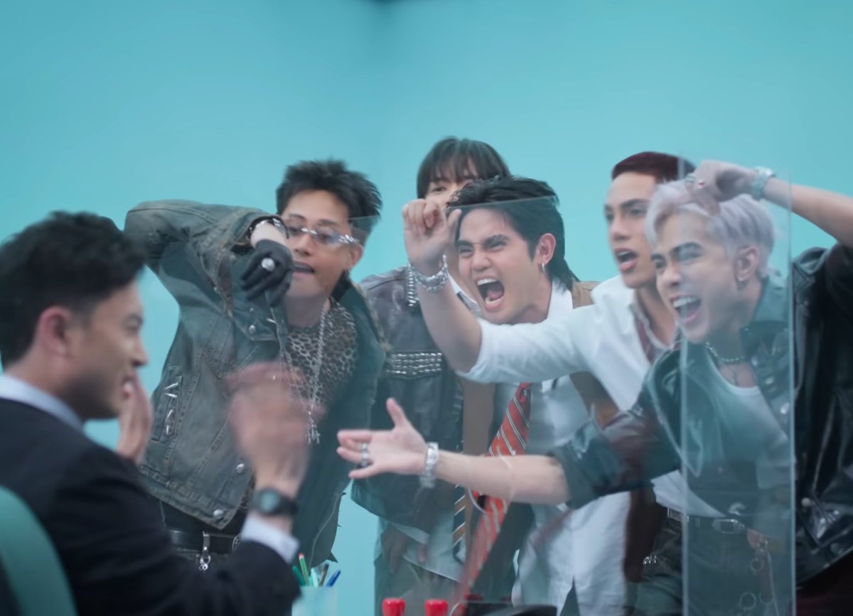 inquirerdotnet's tweet photo. ‘WA EPEK, WALA PA RING DATING’ 🤷🏻‍♀️

LOOK: P-pop powerhouse SB19 has released the music video to their latest single “VISA” on Friday, Feb. 20. 

According to SB19, the song reflects the quintet’s collective frustration toward “systemic barriers” that hinder them, artists, athletes, creatives, and other Filipinos from soaring higher. | 📸: SB19 / Youtube @HMallorcaINQ
