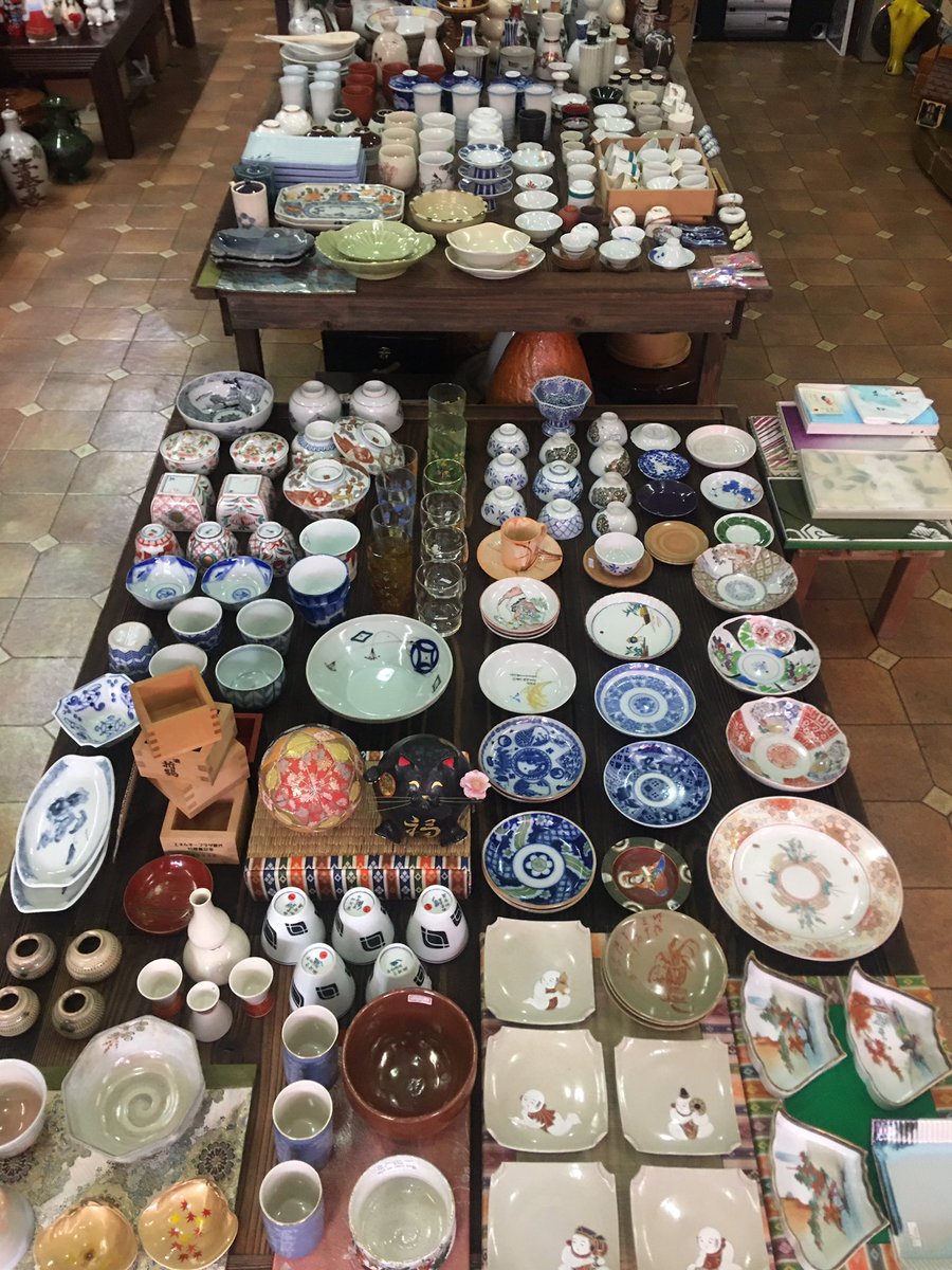 RetroREDLIST's tweet photo. If you come for a Spring Festival trip, let's go buy souvenirs unique to Japan🎁
來春節旅行的話，去買日本獨有的特產吧🌺
설날 여행에 오셨다면, 일본 고유의 기념품을 사러 가시죠🎎 https://t.co/QNhgwOLgde