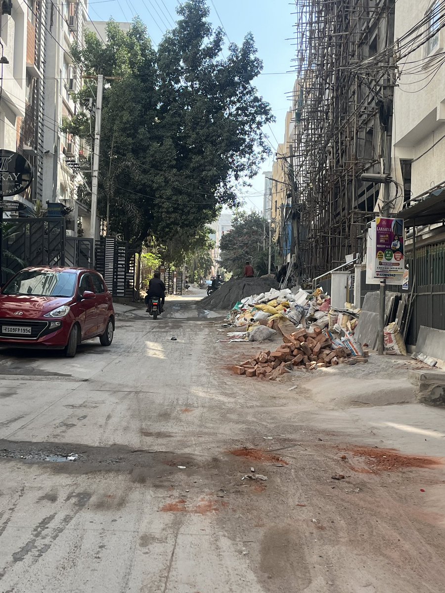 isanketsaha's tweet photo. Is this legally allowed to use public road to stack cement and brinks and block public usage ? @GHMCOnline  @CommissionrGHMC @TelanganaDGP https://t.co/MKt5jCeTI0