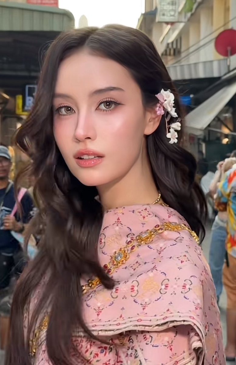 FACE CARD NEVER DECLINES MS. STEVENS

[#aangelinaass]