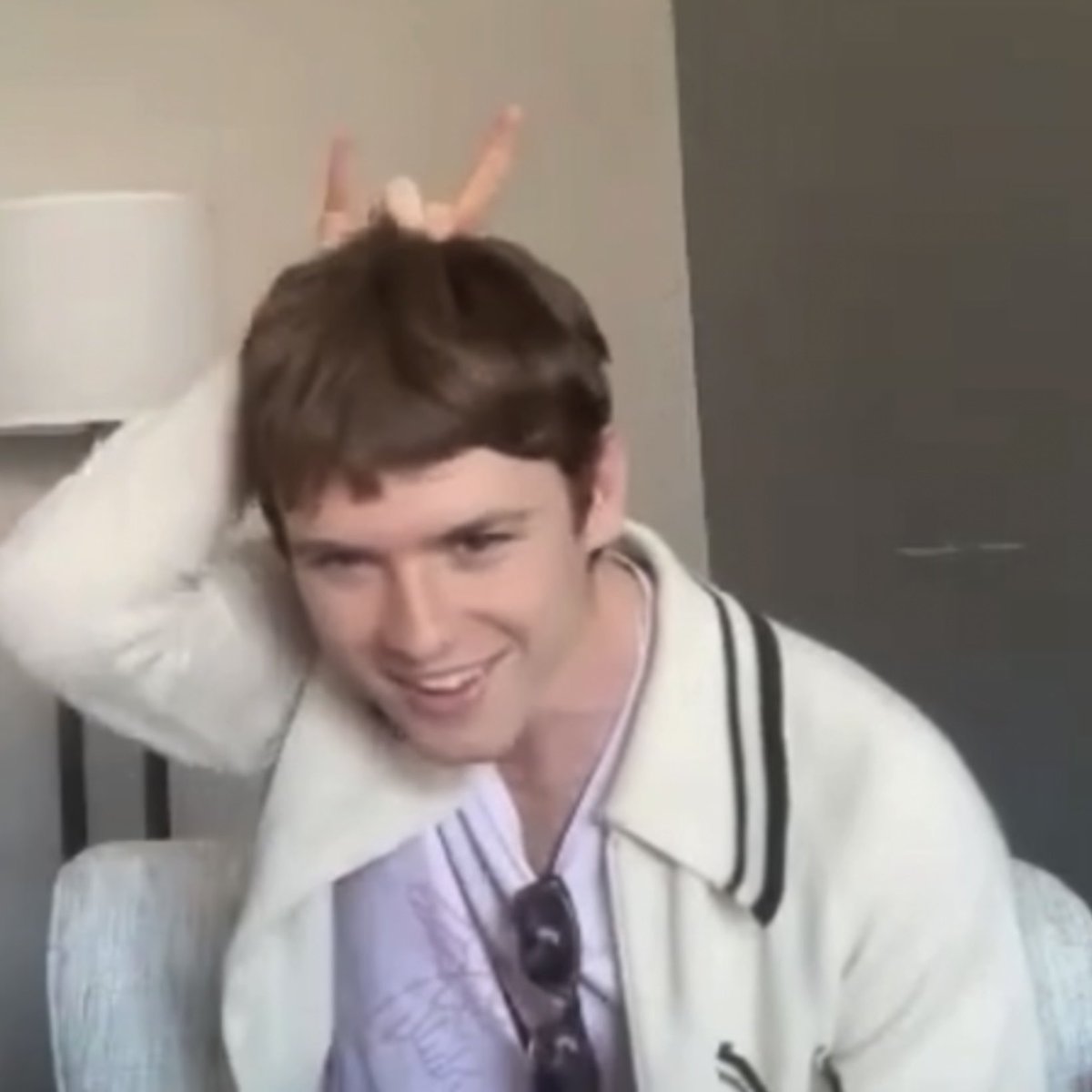 ᅠᅠ𝓼ilver️️ ️️️️️️️️️ ️️ ️️ ️️𝓼prings. tweet media