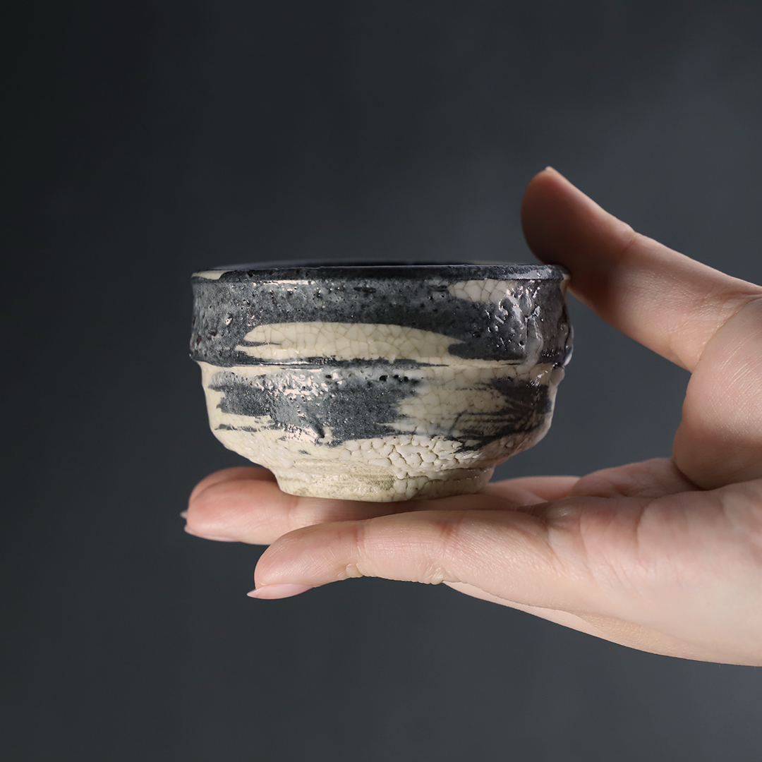 内村慎太郎 先生作 御所丸黒刷毛ぐい呑