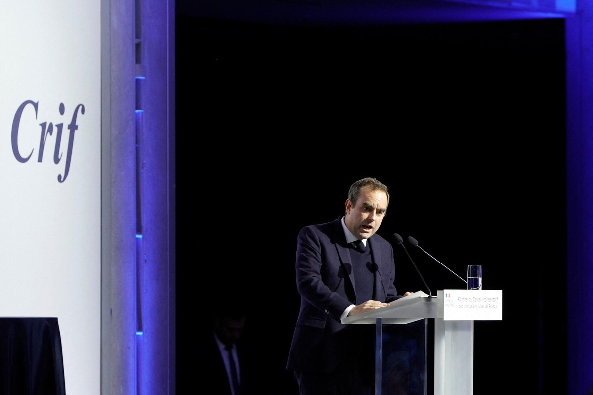 Le Parisien tweet media