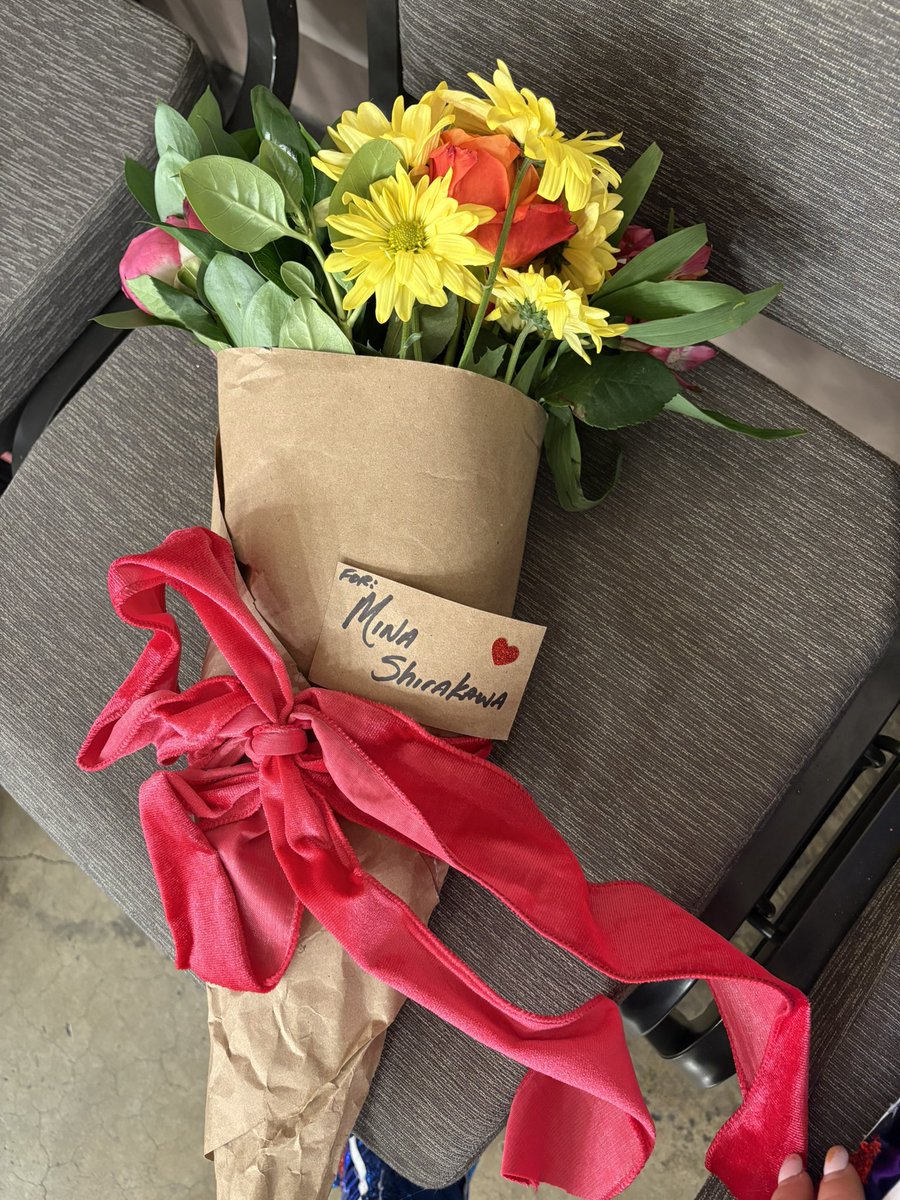 MinaShirakawa's tweet photo. Another bouquet… Whoooooooo?!?!?!?

#AEWDynamite #WeWantMina https://t.co/h6AWa0VTGc