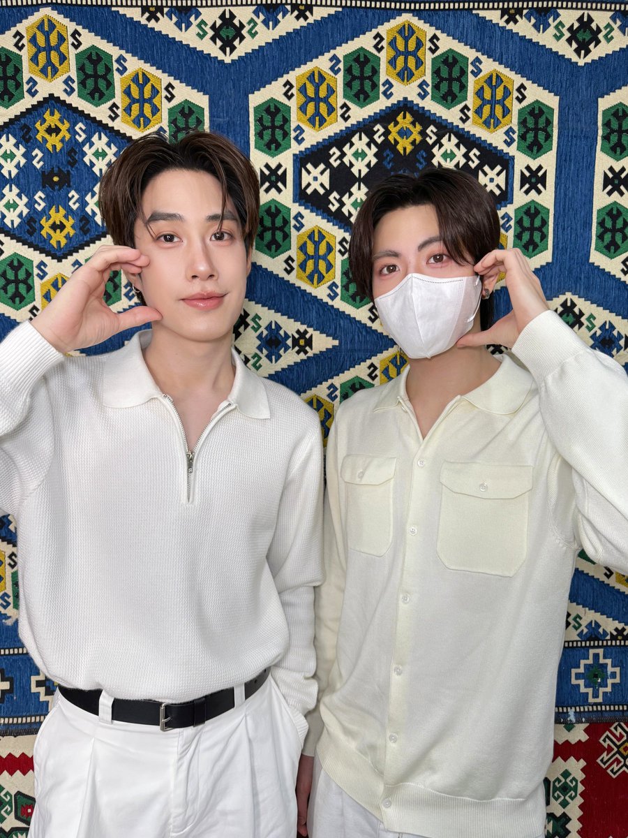 พบกับ “เติ้ล” <a href="/TLE_mtm/">TLE.MTM</a> และ “เฟิร์สวัน” <a href="/firstone_wnk/">FirstOne</a> ได้ใน Amaze Live ✨️

รับชม Live ได้ทาง
🔗 : amazeshop.onelink.me/21uQ/rceckuic

#AmazexTleFirstOne