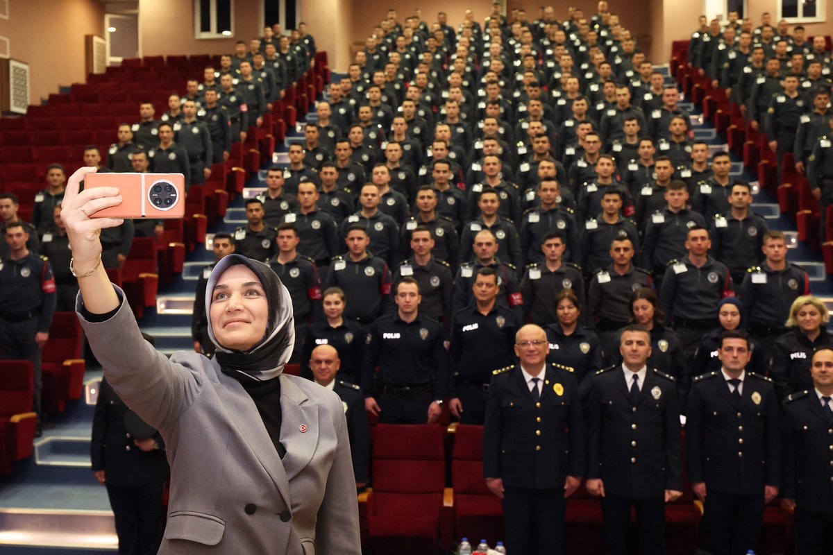 Anadolunun yiğit kadınlarının başarısı Hayırlı olsun insallah 
Sayın <a href="/kubrayigitbasi/">Doç. Dr. Kübra Güran Yiğitbaşı</a> Allah sizin gibi değerlerimizin sayısını arttırsın insallah  bakan yardımcılıgınız hayırlı olsun.