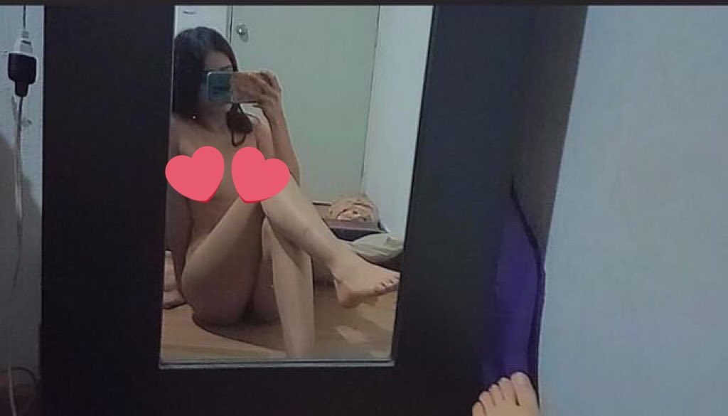 Danielaperhot2's tweet photo. Algún hombre que me quiera controlar?  #dm #chathot #nsfwtwtًً https://t.co/HcaZV9QGuw