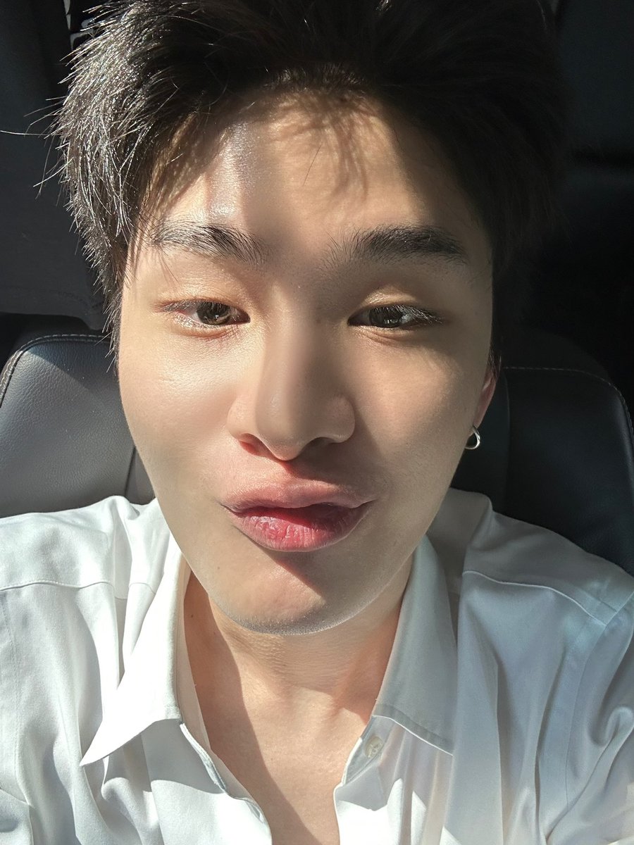 gimmethatqt's tweet photo. ถ้าให้เด็กเซลฟี่เองมันจะได้ไวบ์แบบนี้ บอกเลย ใบละหมื่น https://t.co/NolEkJbfG4