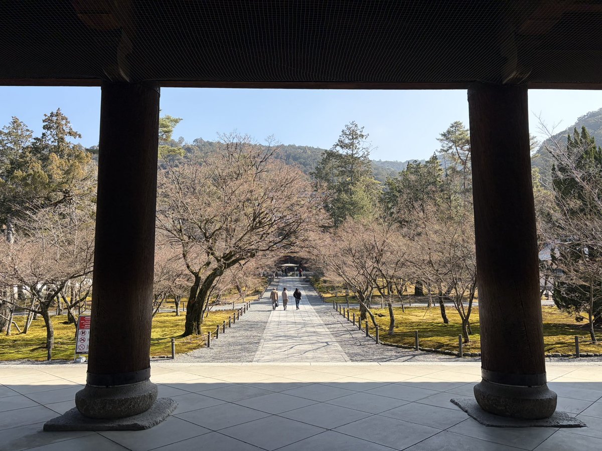 pickrubbish123's tweet image. 교토에서 가장 좋은 곳이 어디였나 
꼽아보자면 나는 바로 ✨난젠지✨

내가 한적한 시간에 방문해서 그런지
정말 여유롭고 너무 고요해서 좋았어

외국인보다 현지인들이 더 많았고,
그냥 그 고요하고 따뜻함에 매료되었어

소녀들의 최애 장소는 어디야?