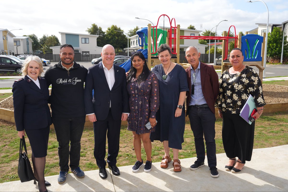 Christopher Luxon tweet media