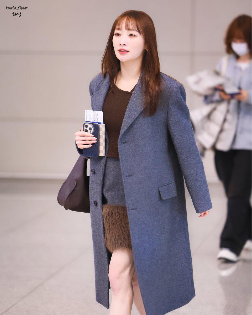 kamilia_fbbea0's tweet photo. 260220 니콜 ICN 인천 출국
오늘도 모델 포스 한껏 풍기면서 너무 예쁘게 출국! 

#니콜 #Nicole #ニコル #카라 #kara #114콜 https://t.co/IGzFyYxd4O