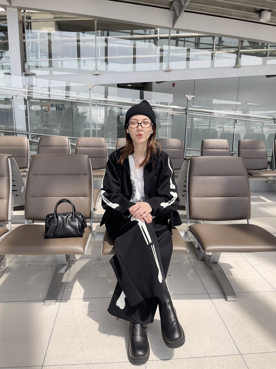 OrmKorn_fans's tweet image. เห็นรูปแล้วอยากมอบอะไรให้สักอย่าง เช่น…มกรดกทั้งหมด 😂

เดินทางปลอดภัยค้าบอ้วมมม มิ๊รักหนูที่สุดดด

#Ormkornnaphat 
#ออมกรณ์นภัส 
@ormmormm