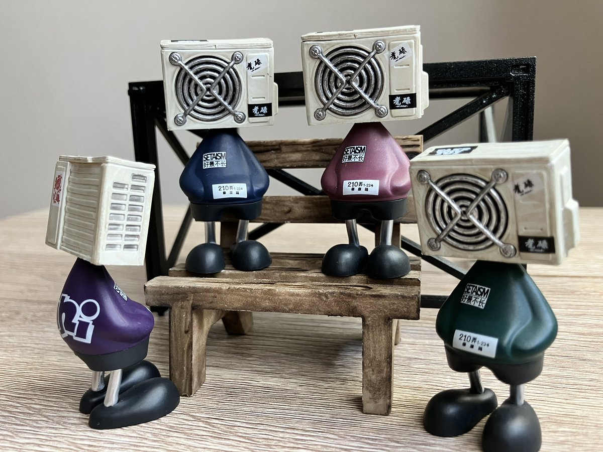 FAKETOYさんのSCREW HEADあったから回してきた😁 繊細で可愛いです