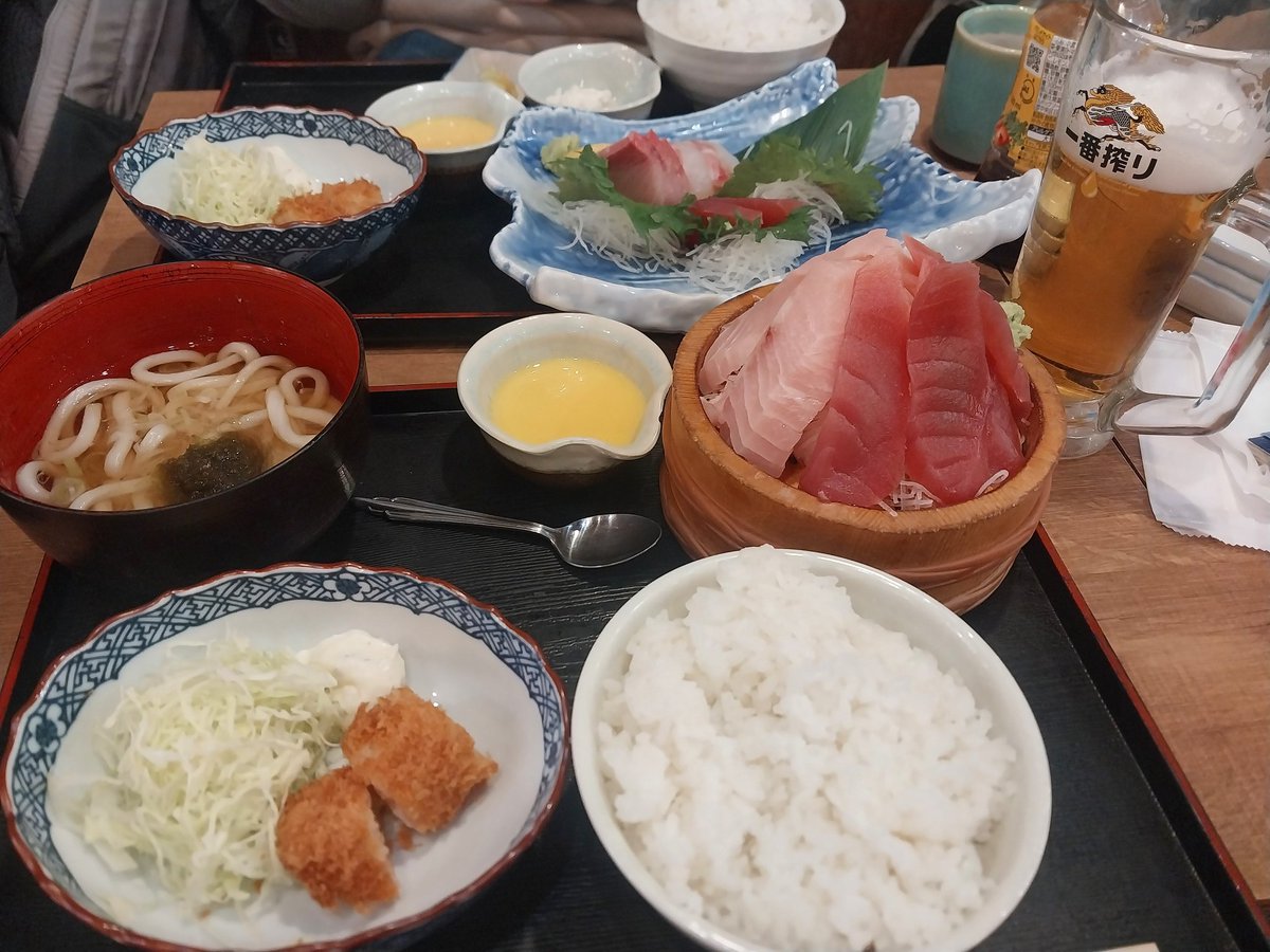 空港向かう前、池袋で最後のランチは磯丸水産　刺身食べたかった自分の希望です（笑）
