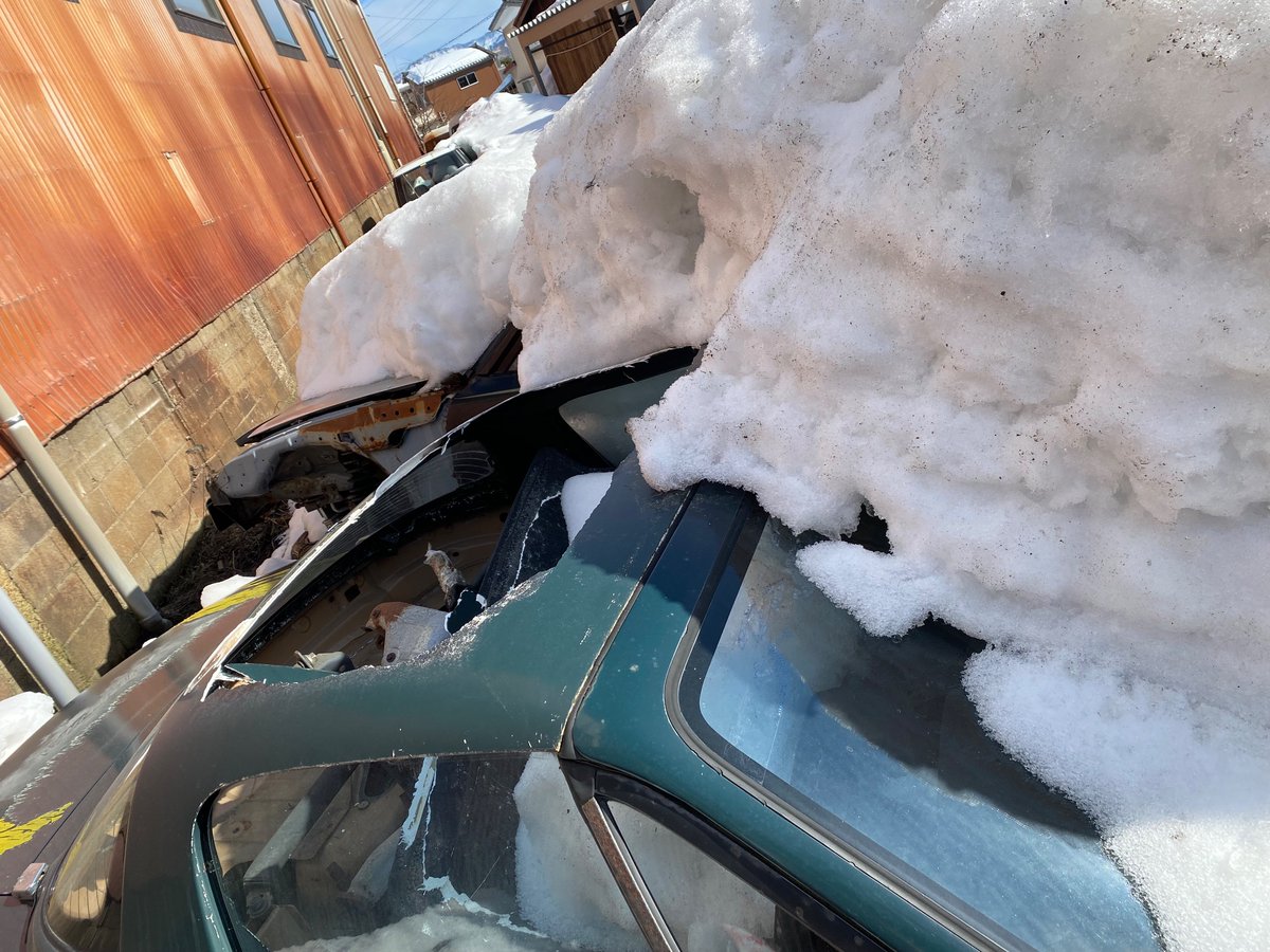 長岡シティの今年の雪はかなり重かったんだね、27年やってきてハードトップが抜けたのは初めてだわ汗