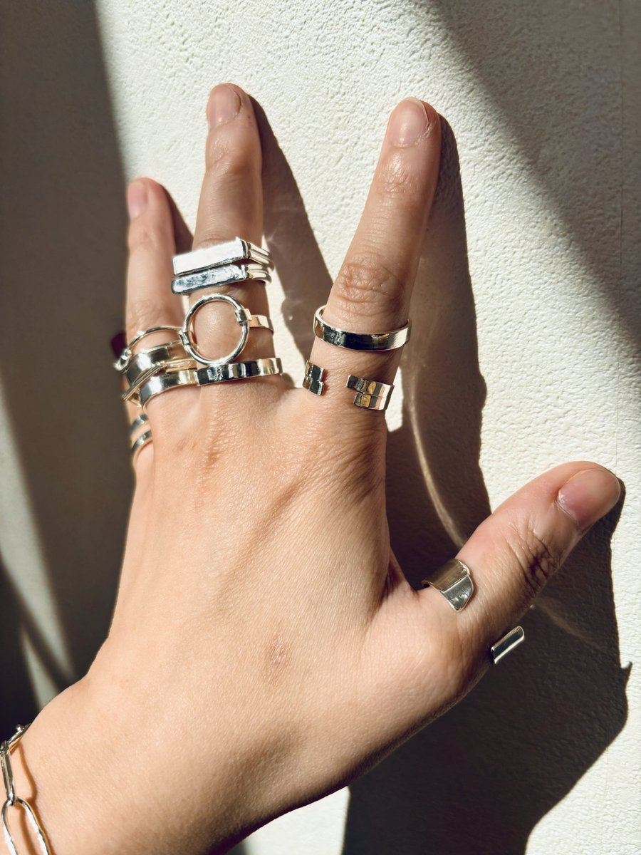 LIDINO_silver's tweet photo. 新潟の豪雪地帯でコツコツと作ってます💍
5月末から関東にてイベント出店再開予定です✳︎

シルバー好きさんに届けー！

#ハンドメイドで盛り上がる3連休 
#ハンドメイドアクセサリー 
#彫金 #天然石 https://t.co/ClRDLzn1mF