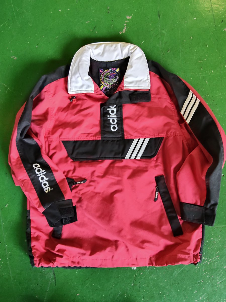 GURE石橋店です🎶 デサント時代のヴィンテージadidas スノボ🏂️から