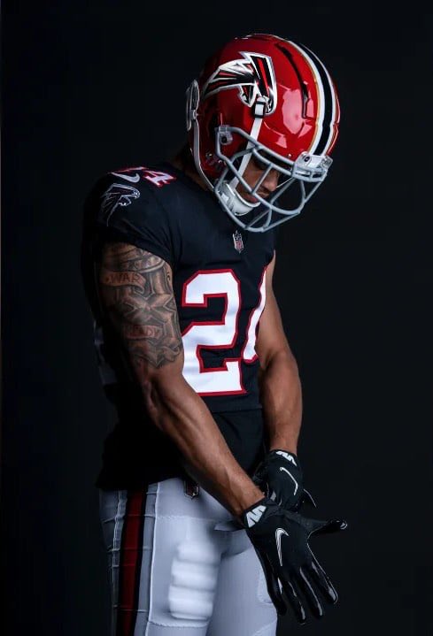 carelessdev's tweet photo. @ZachCohenFB @TheGraphicGod_ @AtlantaFalcons @ZachCohenFB @TheGraphicGod_ Nah I full heartedly expect this set of uniforms as the Final reveal in April while also having silver, red, and black pants options in the rotation &amp; Keeping our Matte Black Helmets w/ Chrome Facemask as an Alternate Helmet Option. 💯 https://t.co/G8qTPHZxLJ