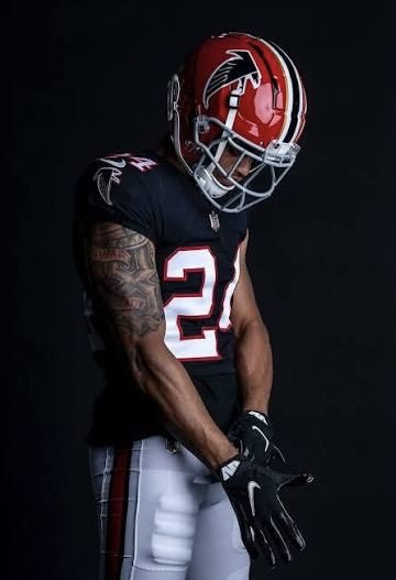 carelessdev's tweet photo. @ZachCohenFB @TheGraphicGod_ @AtlantaFalcons @ZachCohenFB @TheGraphicGod_ Nah I full heartedly expect this set of uniforms as the Final reveal in April while also having silver, red, and black pants options in the rotation &amp; Keeping our Matte Black Helmets w/ Chrome Facemask as an Alternate Helmet Option. 💯 https://t.co/G8qTPHZxLJ