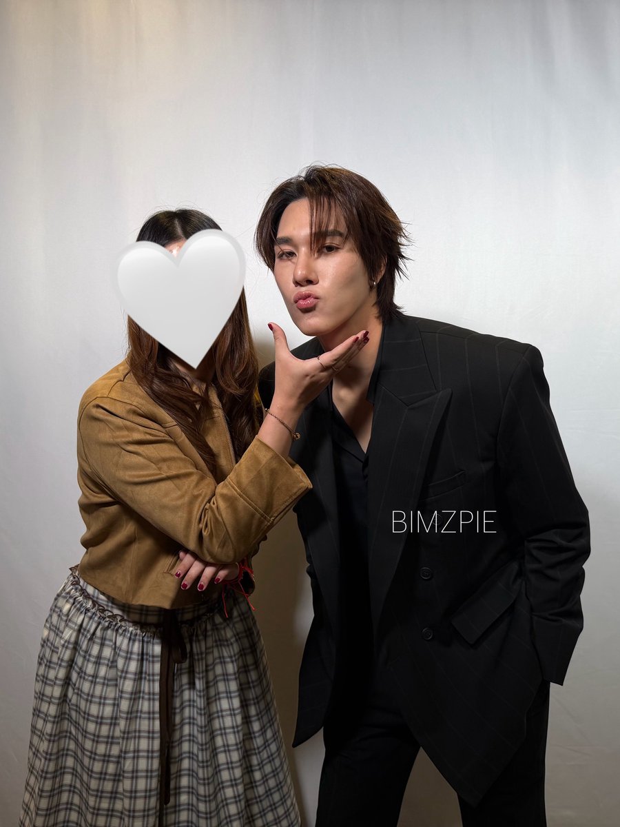 พี่ชาวีใส่สูททำไม หล่อมากรู้ตัวมั้ยเนี่ย ㅜㅜㅜㅜㅜㅜㅜㅜ😩😩😩🖤🖤🖤

SKYNANI FANFEST TOKYO D1

#GMMTVFANFEST2026JP
#SkyNani #สกายนานิ