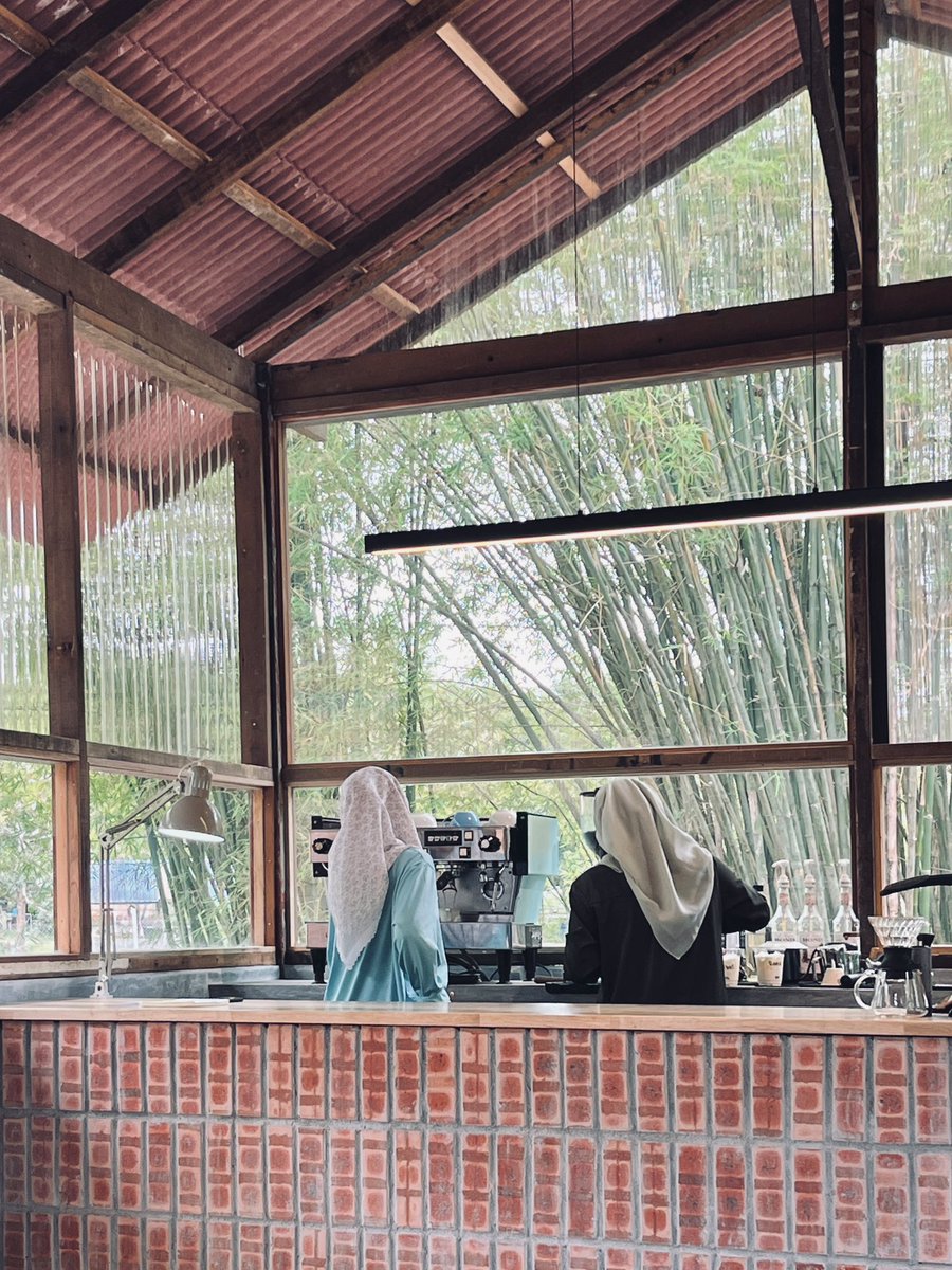 ファラ tweet media