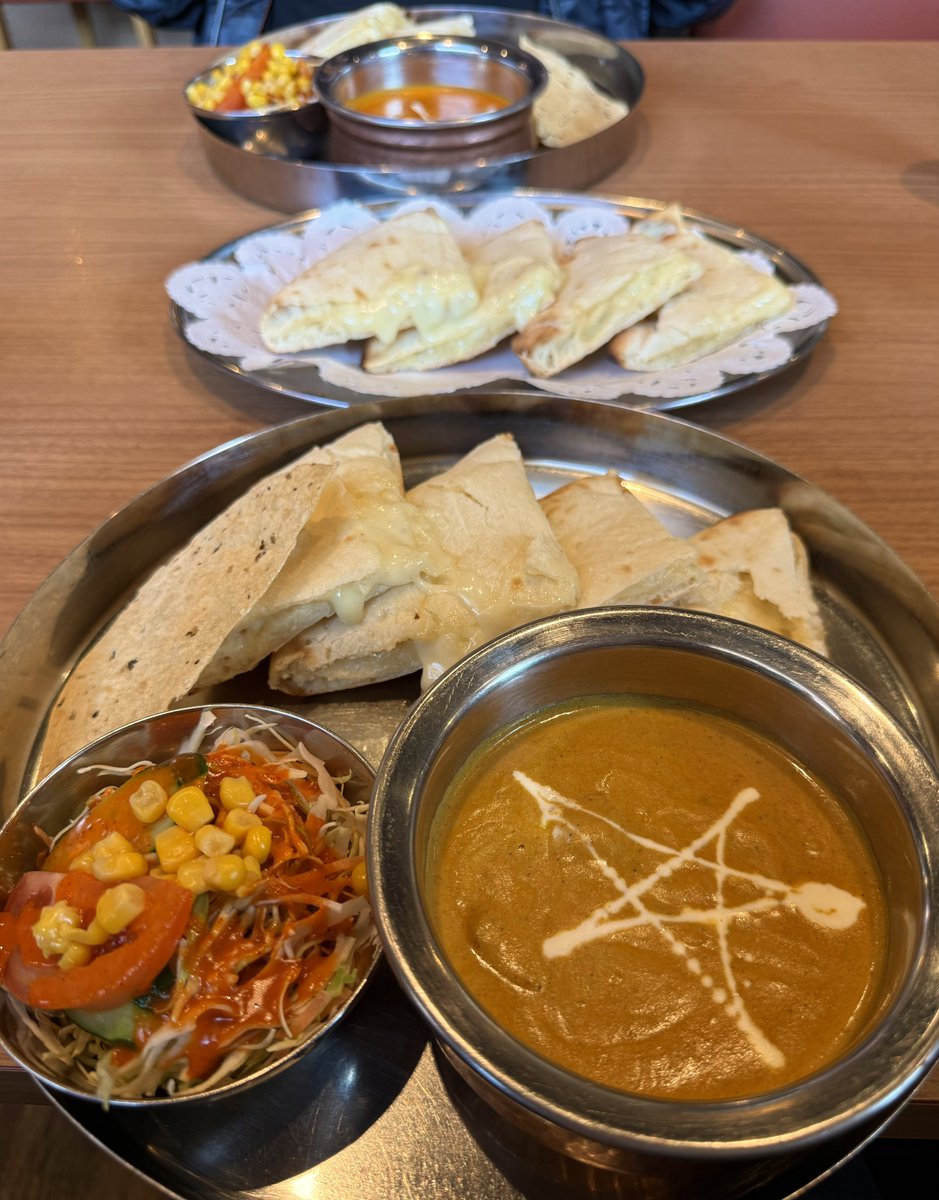 今日は、別皿のチーズナンを最初から頼んでチーズナン三昧＼(^o^)／