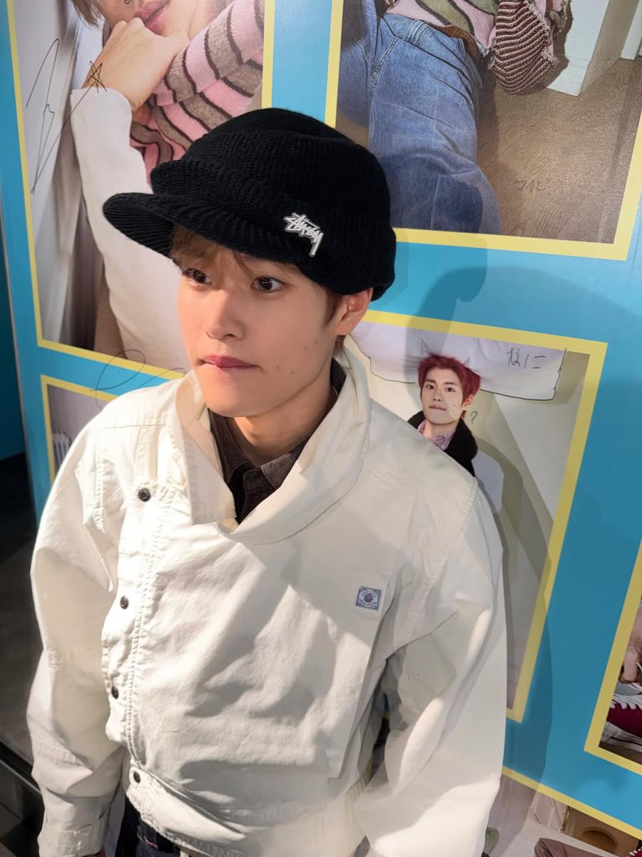 [🐣] 260219 | #โซฮีตอบพี่หน่อย 💂🏻‍♂️🫧

[18:54 KST]
💂🏻‍♂️: (รูปถ่ายหน้ากระจกที่เพิ่มความน่ารักด้วยกิ๊ฟติดป๋ม2ข้าง)
💂🏻‍♂️: (รูปถ่ายหน้ากระจกที่เอียงแอคเพื่อความหล่อเท่ห์ขั้นสุด)
💂🏻‍♂️: ฉันชอบเสื้อตัวนี้

[22:56 KST]
💂🏻‍♂️: ต้องไปหาอะไรกินแล้วล่ะ ~
💂🏻‍♂️: หิวมากเลย..

💬