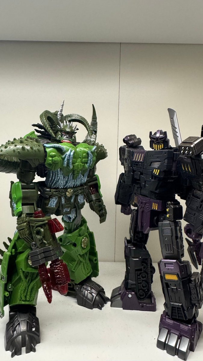 TransformersHQ1's tweet photo. Pics of Age of the Primes [Leader Class] The Thirteen Liege Maximo!

📸: @shaqir_aznan 

#Transformers #LiegeMaximo #Hasbro https://t.co/gs4HmbpIaf