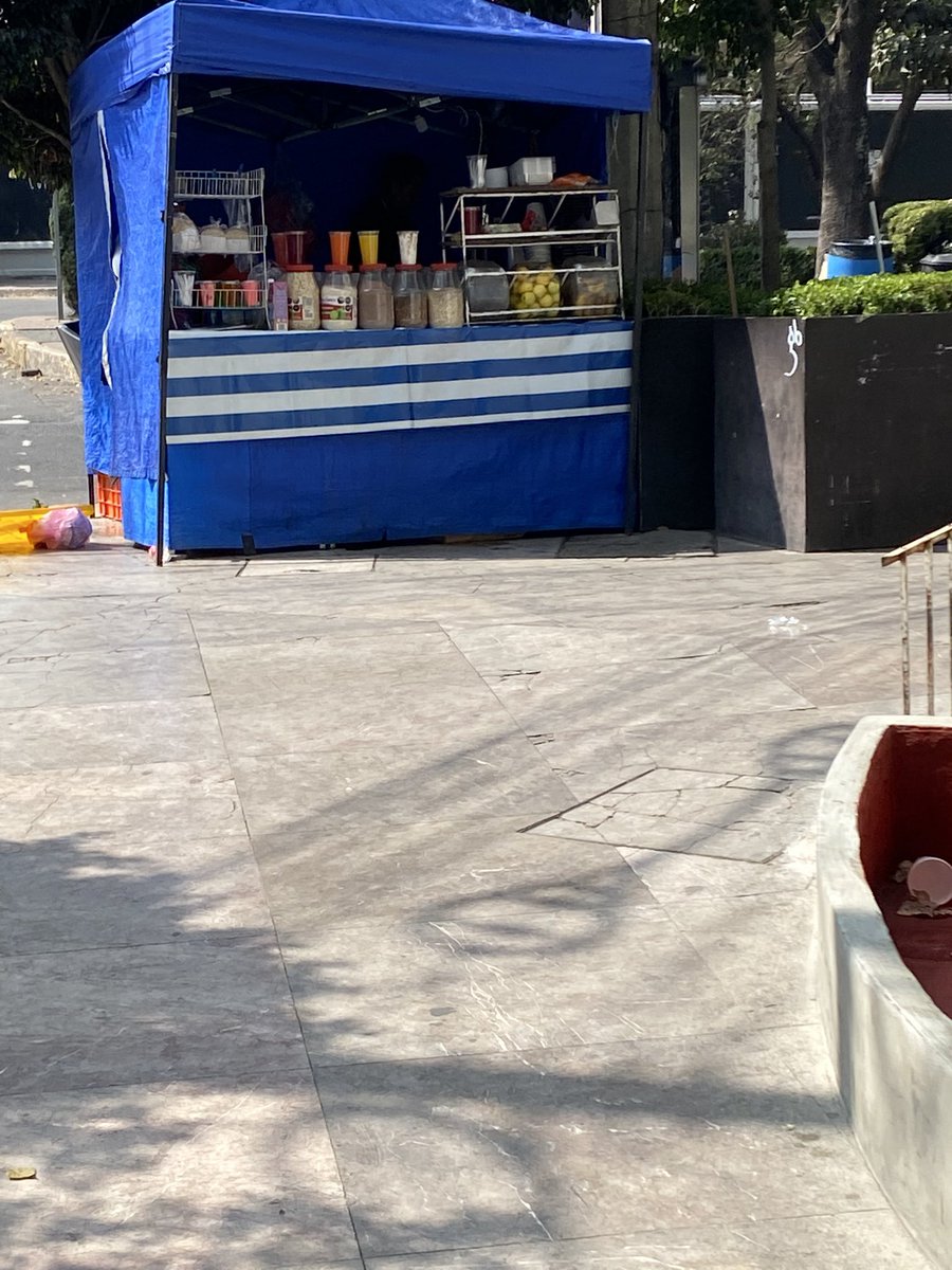 <a href="/VecinosSurRoma/">VecinosRomaSur</a> <a href="/craviotocesar/">César Cravioto</a> <a href="/ClaraBrugadaM/">Clara Brugada Molina</a> <a href="/GobCDMX/">Gobierno de la Ciudad de México</a> <a href="/AlcCuauhtemocMx/">Alcaldía Cuauhtémoc</a> <a href="/AlessandraRdlv/">Alessandra Rojo de la Vega</a> Quien autoriza dimensiones de los muebles? Refrigeradores?? Inverosímil lo que permitimos los ciudadanos que hagan las alcaldías en CDMX <a href="/MHGOByJ/">Gobierno y Asuntos Jurídicos MH 2024-2027</a>