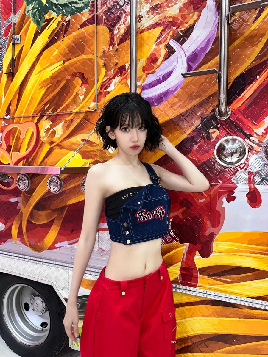 Sakura • 사쿠라 • 宮脇咲良 • サクラ 「251029」 📸 LE SSERAFIM • 르