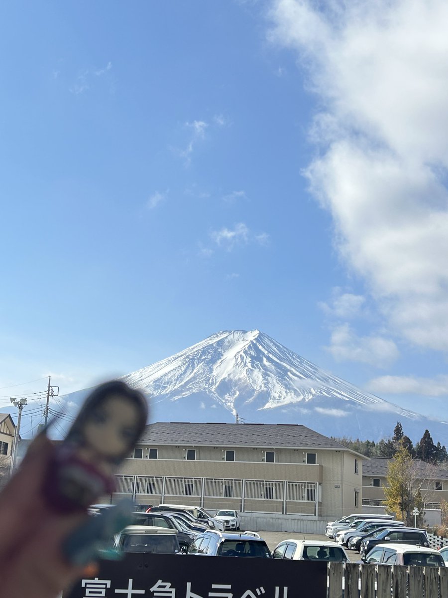 _loveo0o's tweet photo. 富士山🎶
(富士急行くから他界隈ネイル) https://t.co/fwbvn53nau