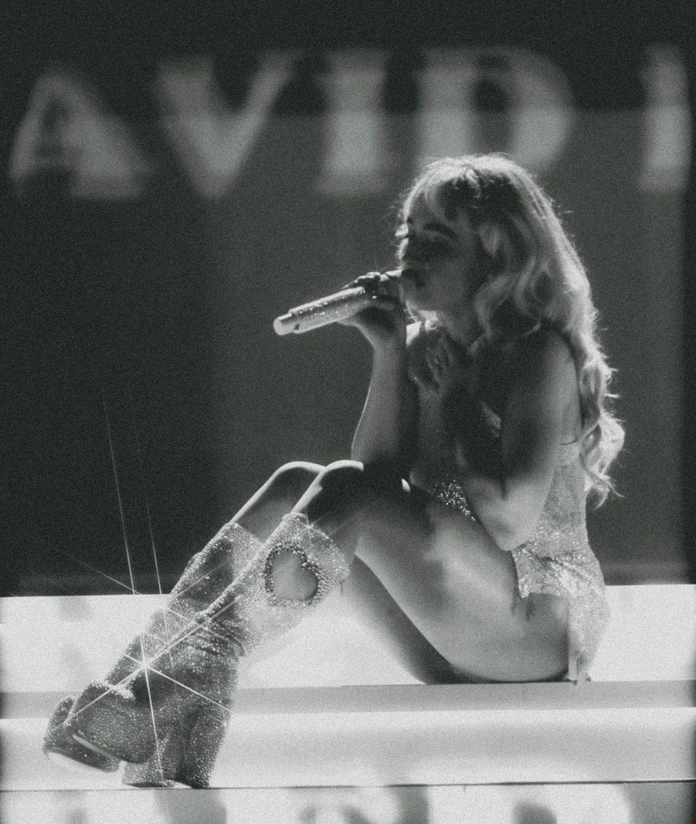 ursuchadipshit's tweet image. raise ur hand if u miss sab