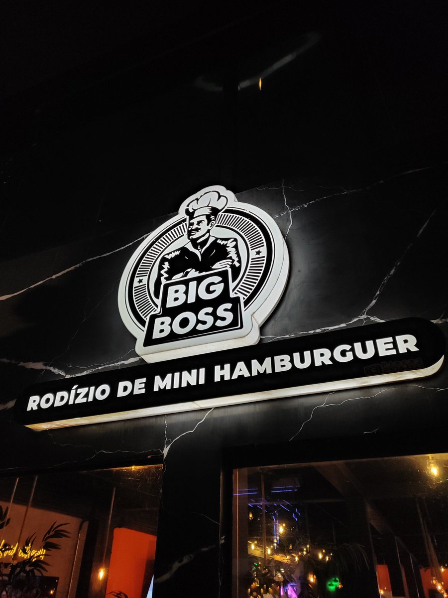 Fui numa hamburgueria e tentaram me vender o mundo