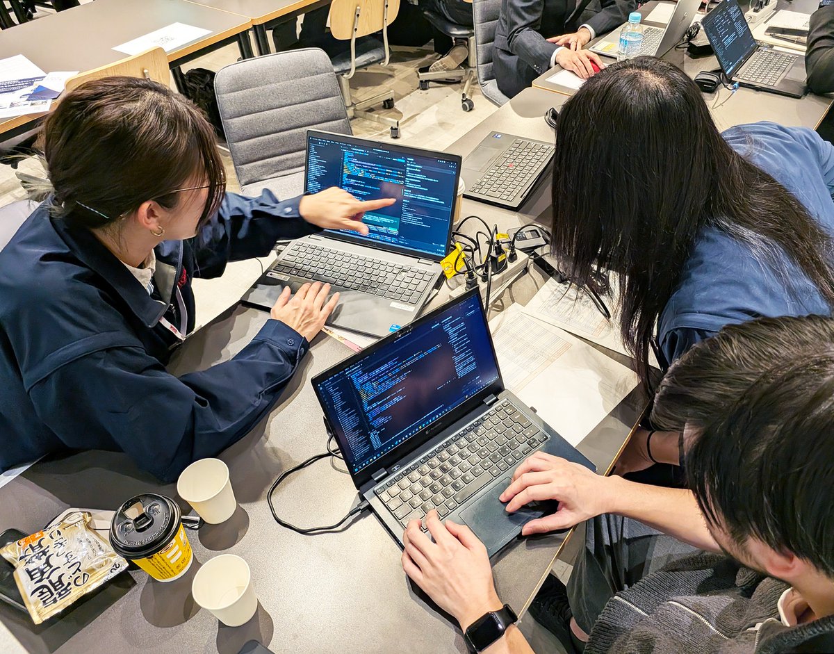RORZE_japan's tweet photo. AI 勉強会 : 実践編💻今回は仮想の業務課題に取り組んだり、ハッカソンなど実習メインのプログラムへ参加✊
講師としてサポートいただいた #CDLE #CDLEひろしま の方々には大変感謝してます🥰😍
CDLE https://t.co/OuOvAwxkQr
※講師の皆様は歯医者さんなど普段は全く異なる職業の方々です驚😮!
#JDLA https://t.co/8TWalcExJX