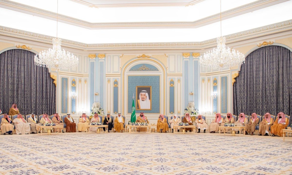 voovh's tweet photo. إستقبل ولي العهد 🇸🇦 المهنئين بشهر رمضان المبارك. https://t.co/ukq0apwva1