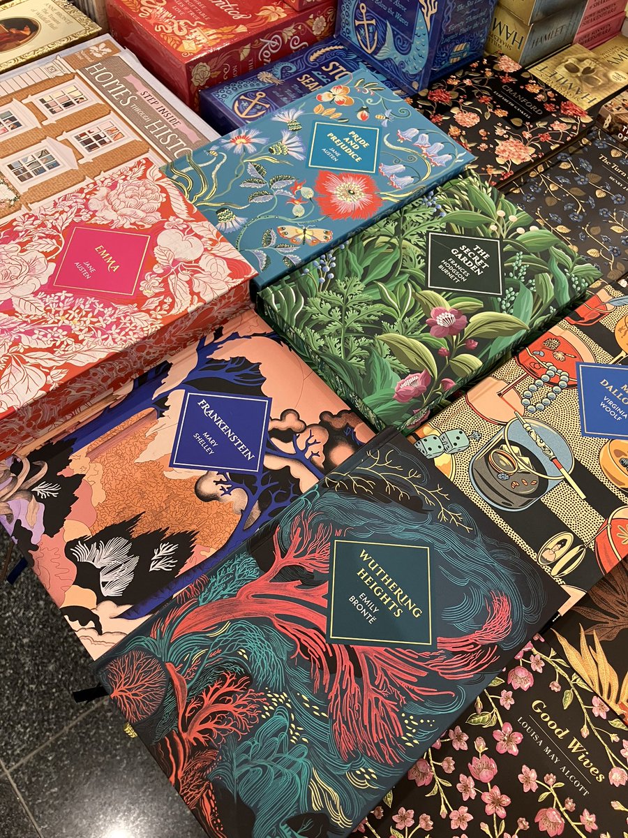 4階洋書】鮮やかな色合いが目を引く、Vintage Classicsのハードカバー