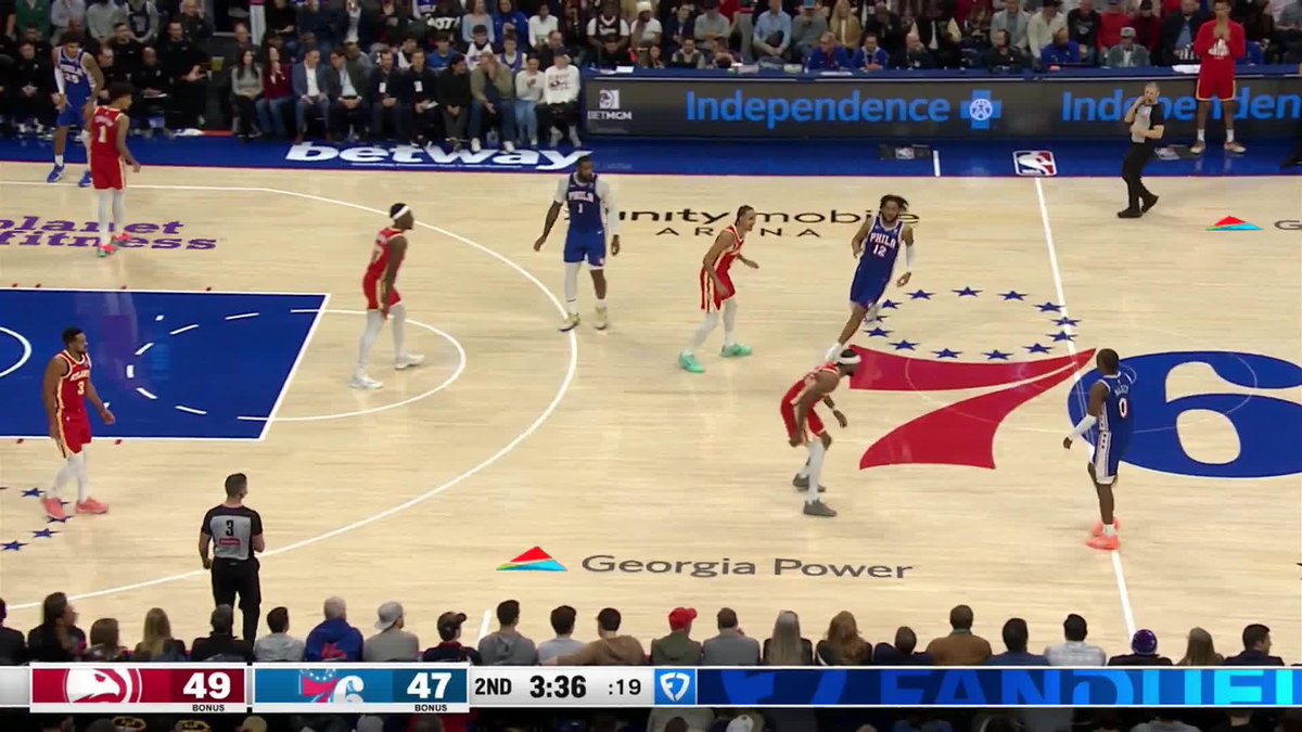 Tricky footwork by JJ in transition 👣