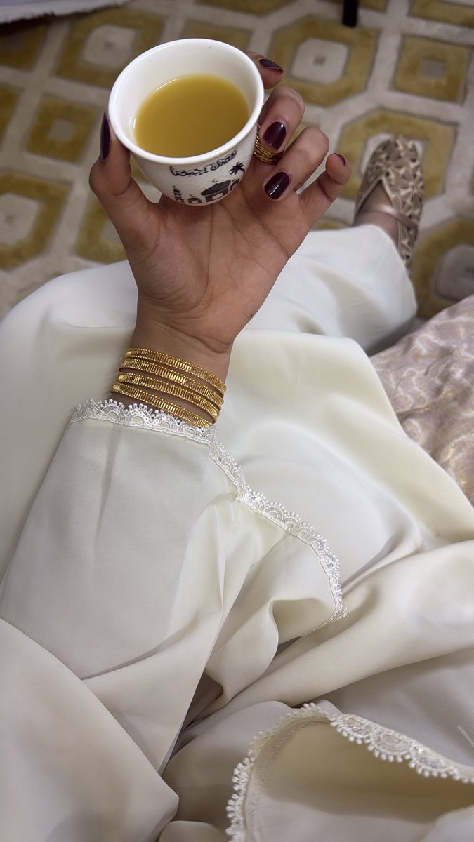 8llez's tweet photo. " روحانية رمضان ولمة أهل وريحة 
البخور والقهوة .. في زحام من النعم ❤️ ". https://t.co/oMh4hK1B1b