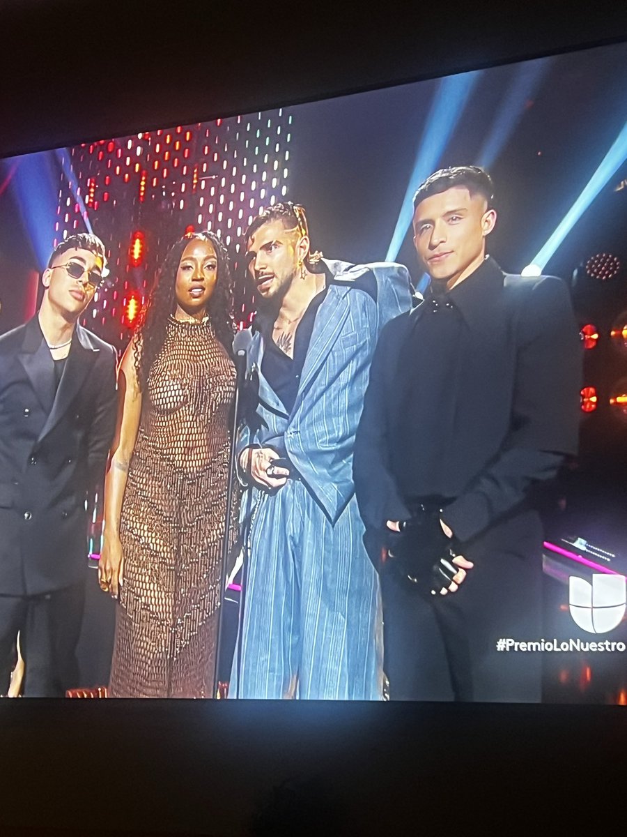 Oh my gosh…. El nene de la nena Premios lo nuestro #nadiecomonosotros