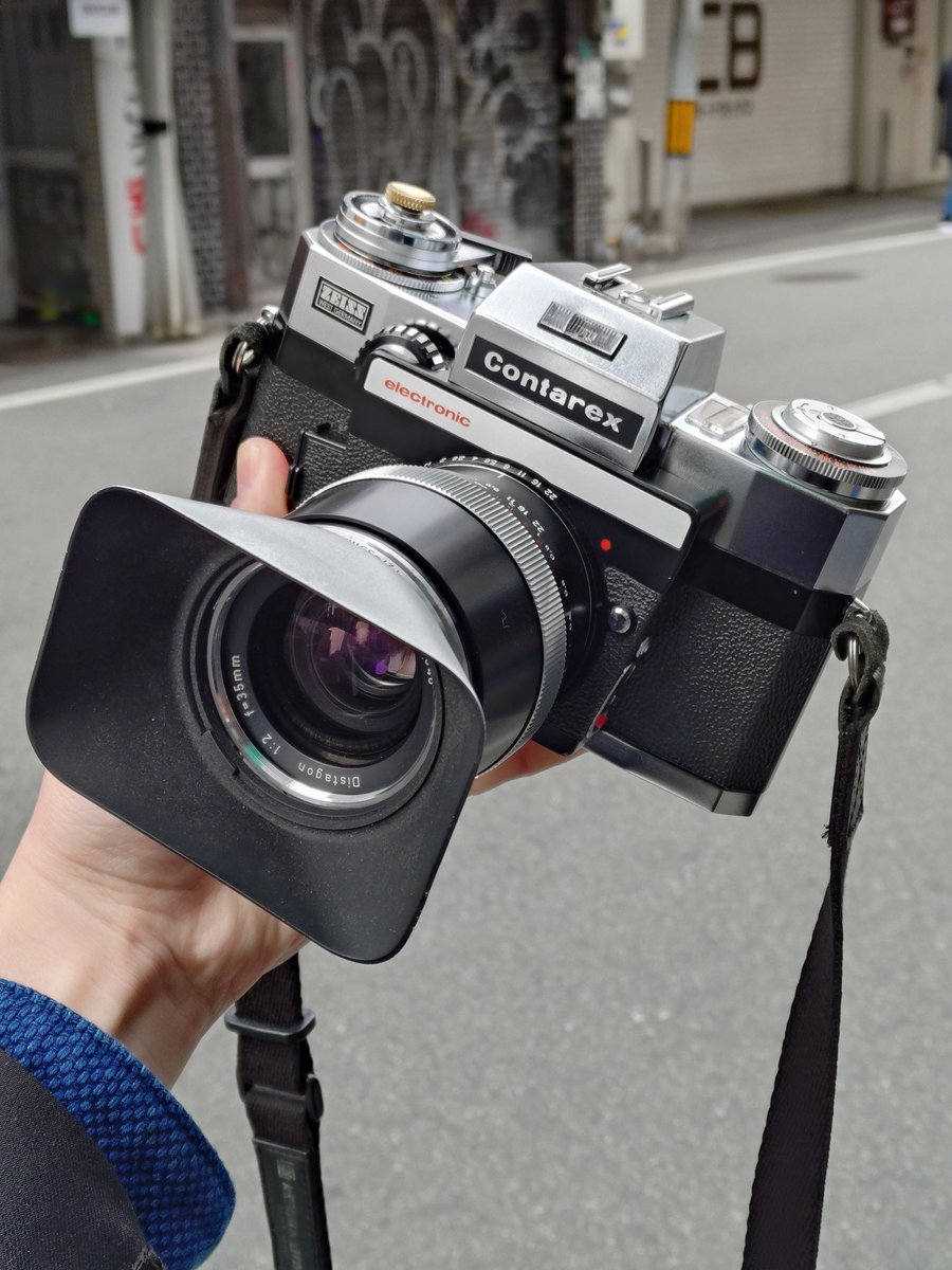 すげえ。これ、すげー重いんだぜ…フードですら金属で激重いw